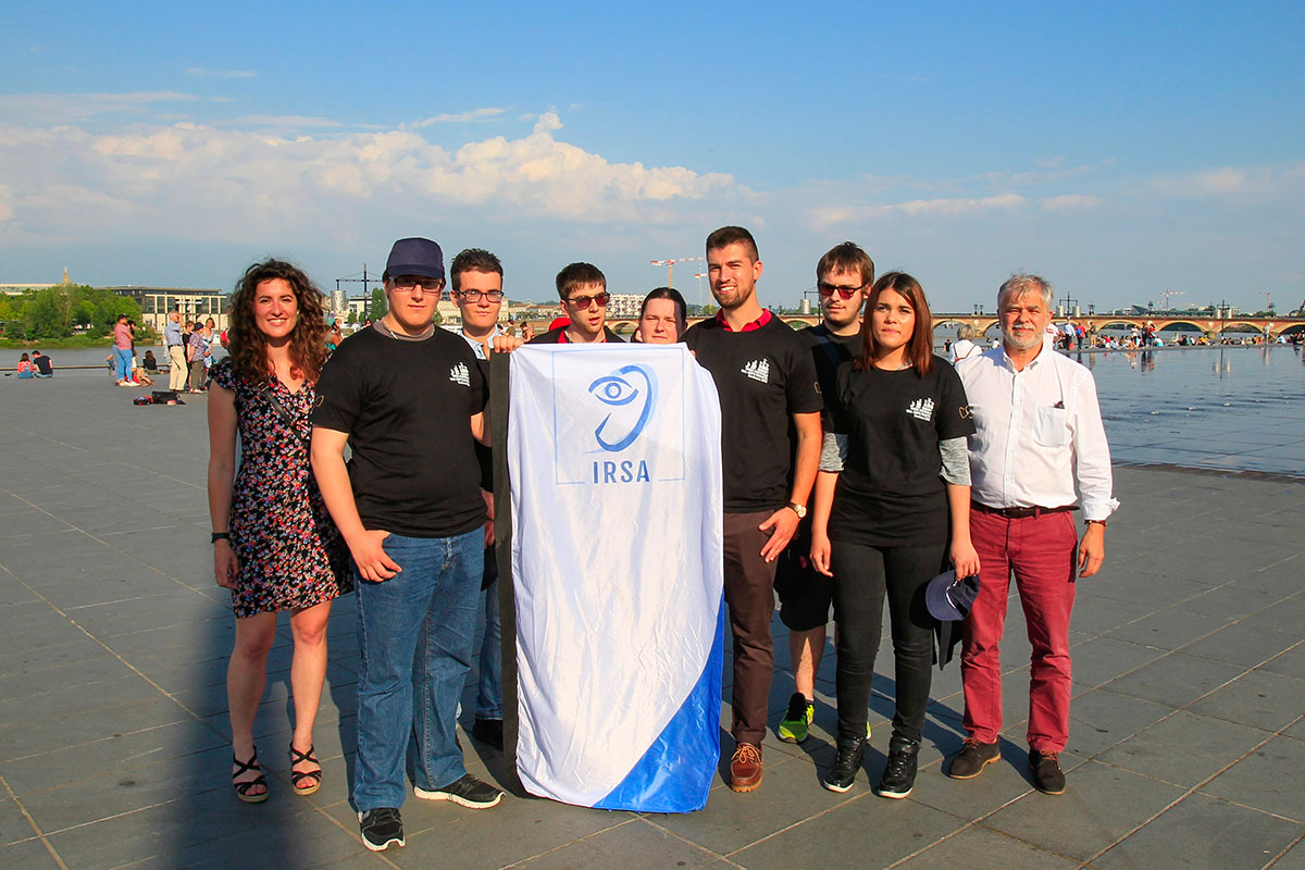 Les 5 jeunes et leur accompagnats