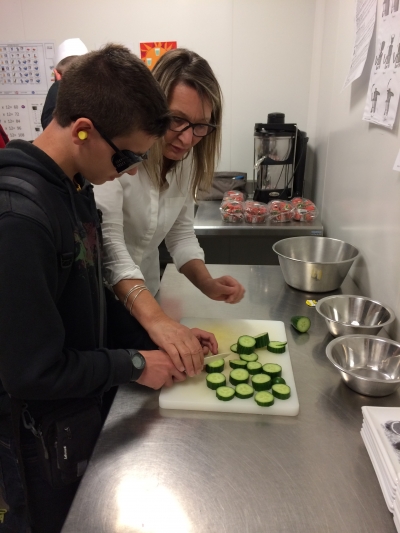 Journée de rencontre entre l'ESAT et les 150 collégiens des Eyquems
