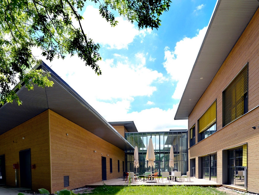 Création d'une épicerie temporaire à la Résidence Luis Daney, entretien avec Thomas DEMION